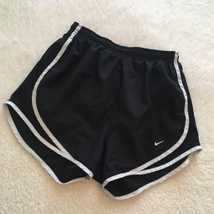 Nike women’s dri-fit tempo running shorts